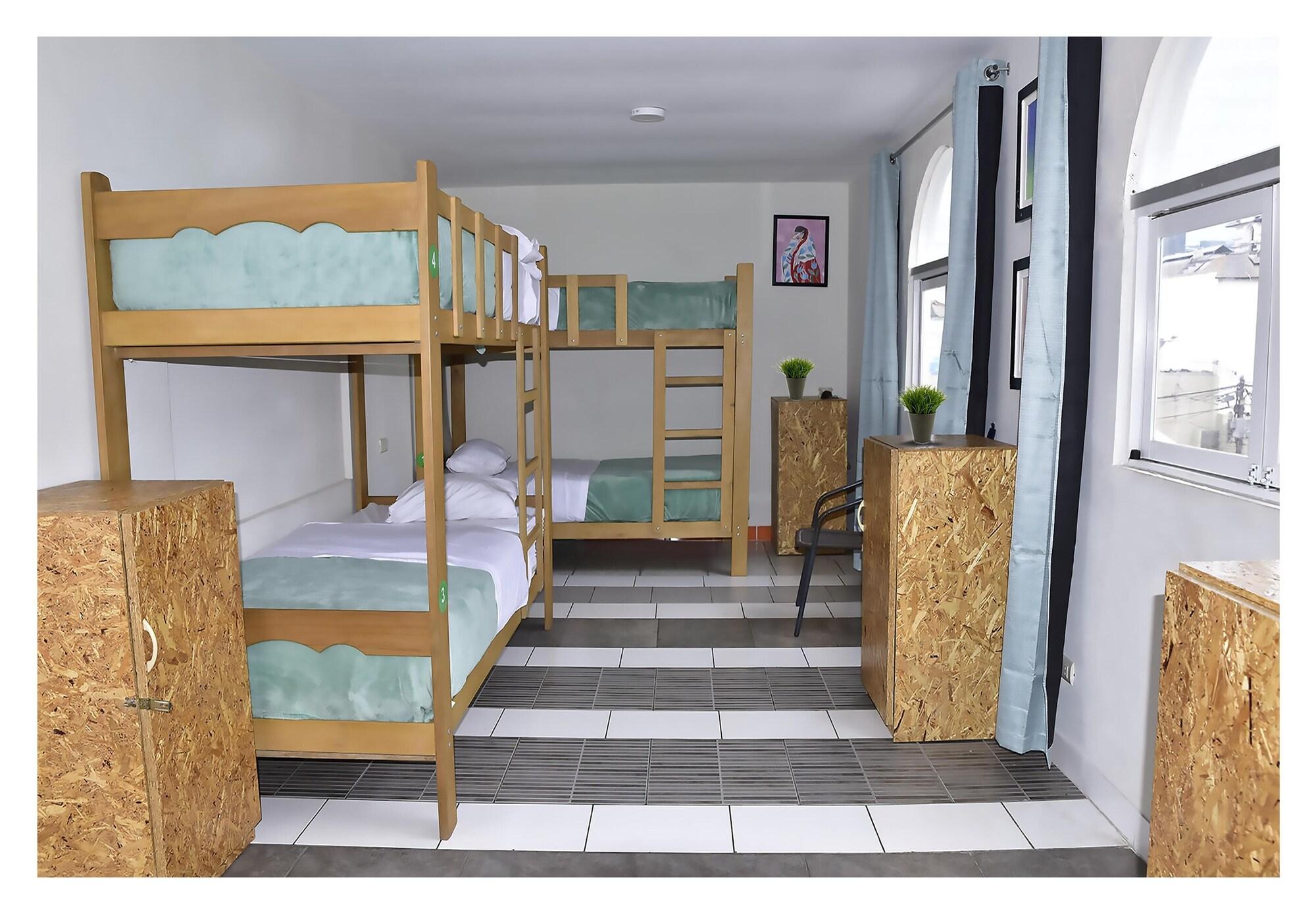 Red Llama Eco Hostel Лима Экстерьер фото
